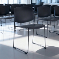 Konferenzstuhl Nadya, stapelbar und sehr praktisch
