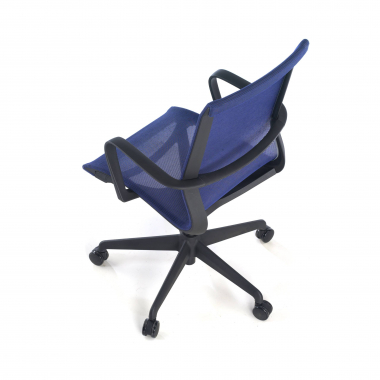 burostuhl blau weisse struktur netzstoff feste armlehnen 6