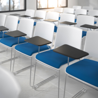 Seminarstuhl Hest, mit schreibplatte, gepolstert