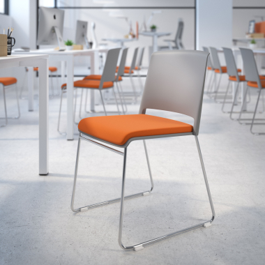 konferenzstuhl grau orange ohne arme gepolstert stoff ohne armlehnen 2