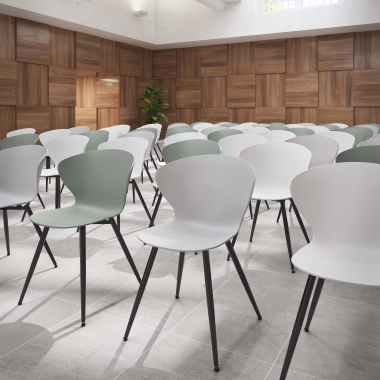 konferenzstuhl schwarz grau 4 fusse kunststoff feste armlehnen 2